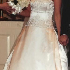 Reem Acra Wedding Dress in Platinum White